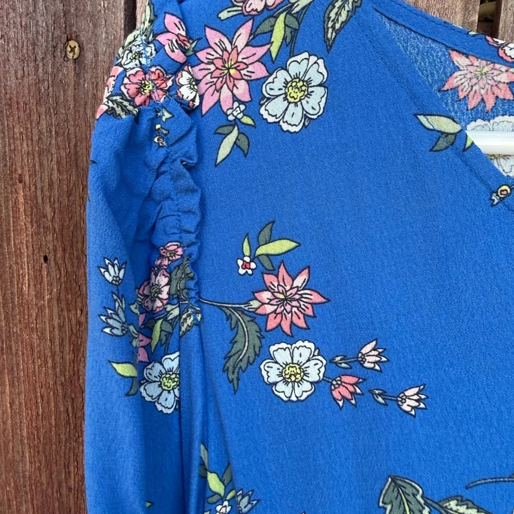 Loft Blue Floral V-Neck Long Sleeve Blouse Size Medium